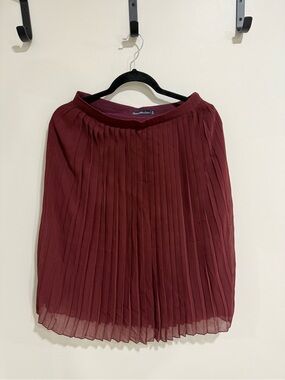 Abercrombie & Fitch Burgundy Pleated A-Line Skirt